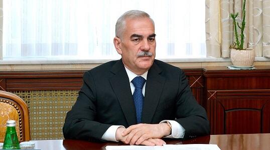 Talıbov  onu qapısında 2 saat gözlədib